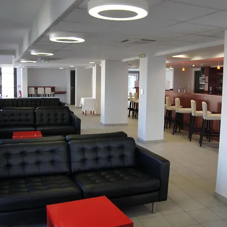 Hotel-club Et Locations Domaine De Port Aux Rocs