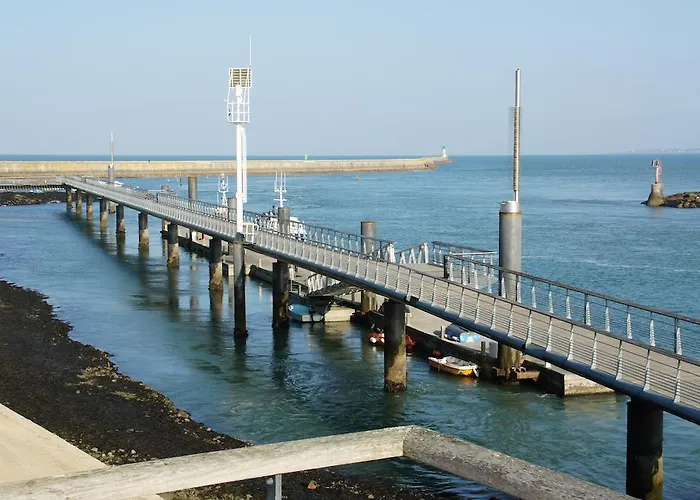 Hébergement de vacances Hotel-club Et Locations Domaine De Port Aux Rocs *