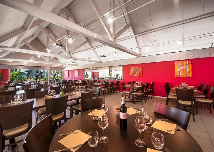 Hotel-club Et Locations Domaine De Port Aux Rocs *