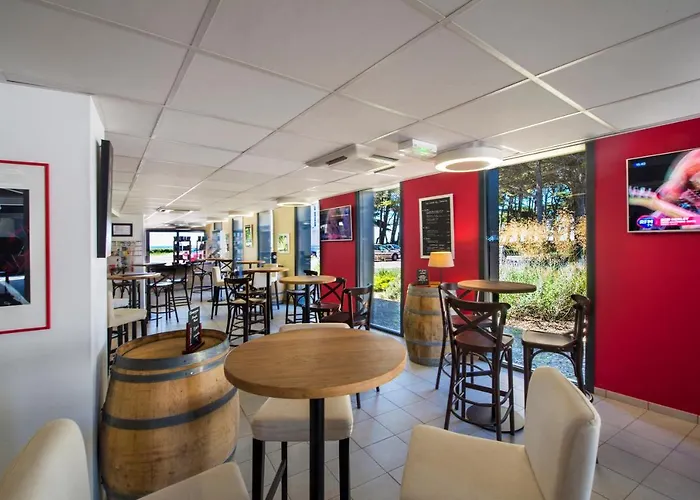 Hotel-club Et Locations Domaine De Port Aux Rocs